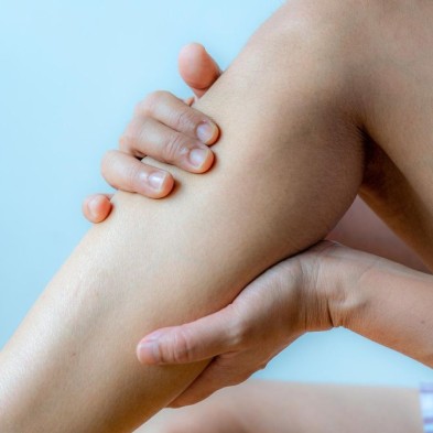 Hinchazón de piernas con el calor: cómo aliviarla